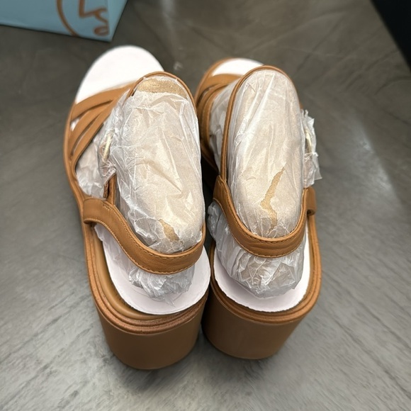 Naturalizer Court Platform Sandal - Picture 7 of 7